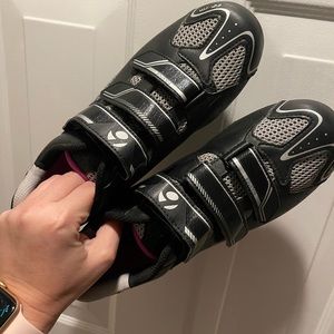 Bontrager womens cycling shoes. Black and gray with hints of pink